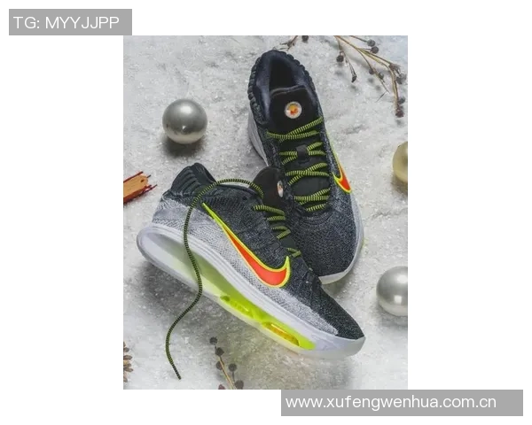 Nike推出多款圣诞特别配色球鞋詹姆斯库里杜兰特莫兰特文班代言款齐亮相